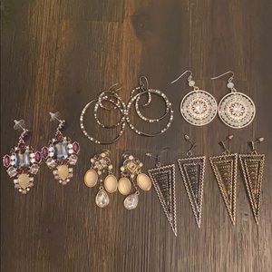 6 pairs of earrings